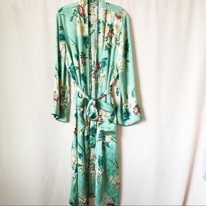 Violet + Claire Floral Kimono Robe